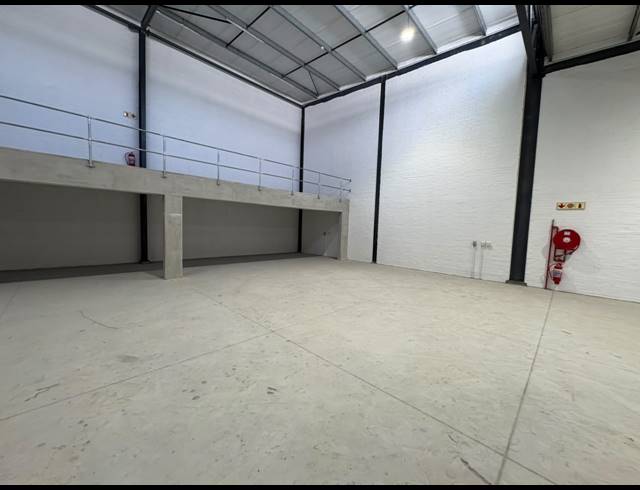 462.20M² WAREHOUSE TO LET IN FIRGROVE